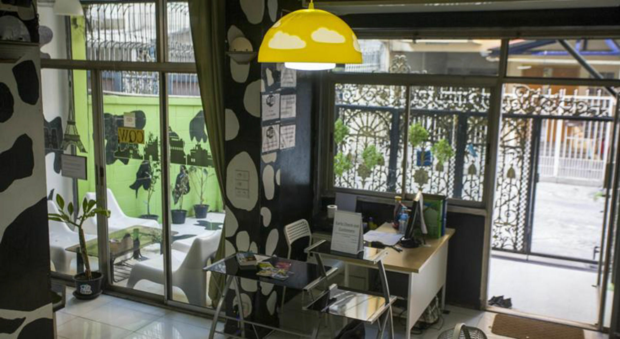 Mad Cow Hostel Μπανγκόκ Εξωτερικό φωτογραφία