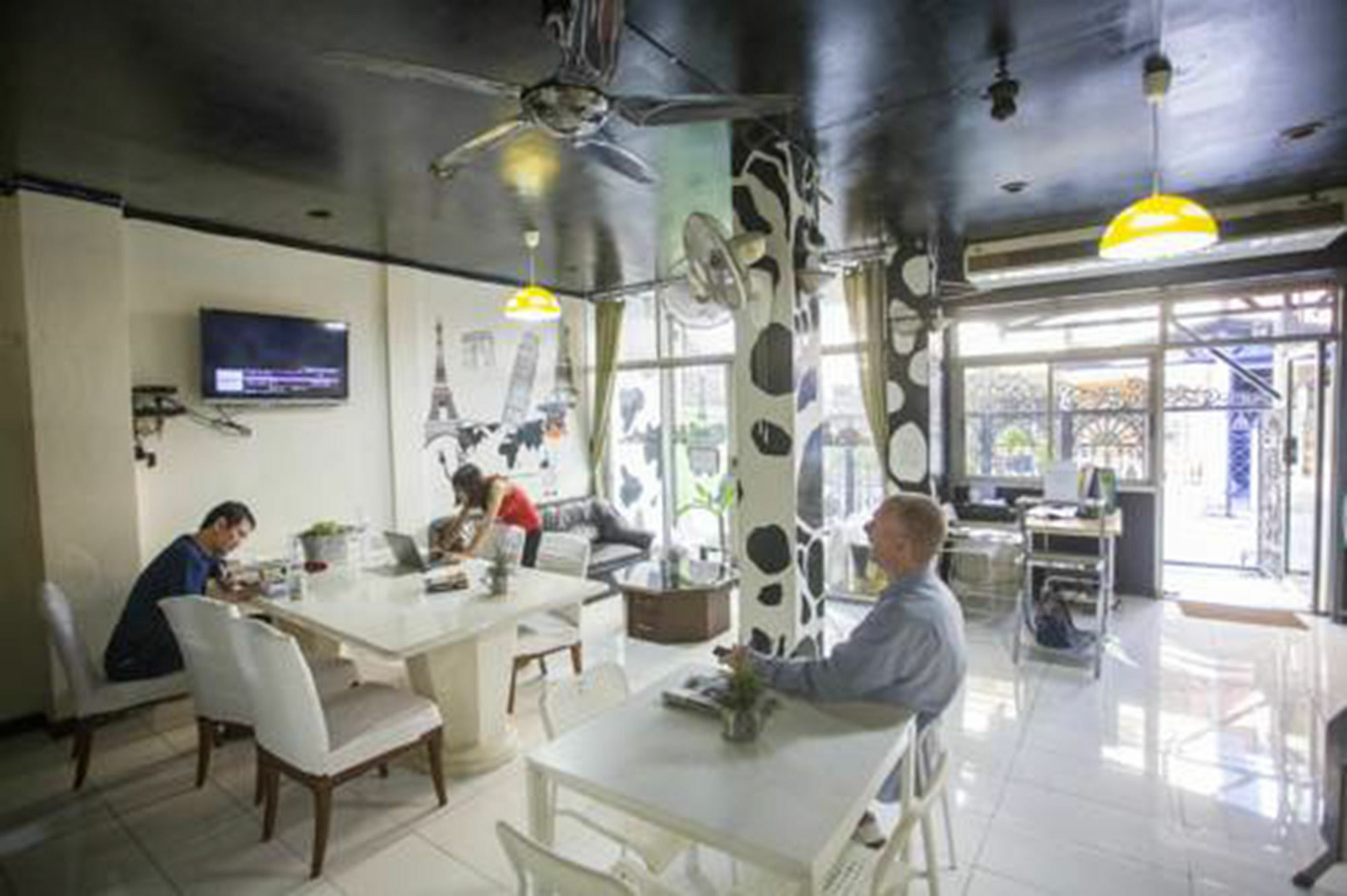 Mad Cow Hostel Μπανγκόκ Εξωτερικό φωτογραφία